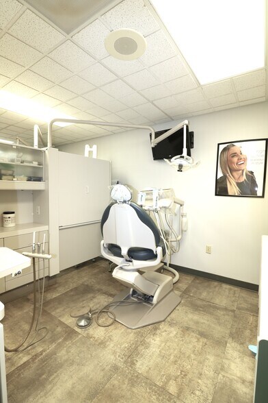 More Photos Of 136 N Ridge St, Monroeville Medical For Sale