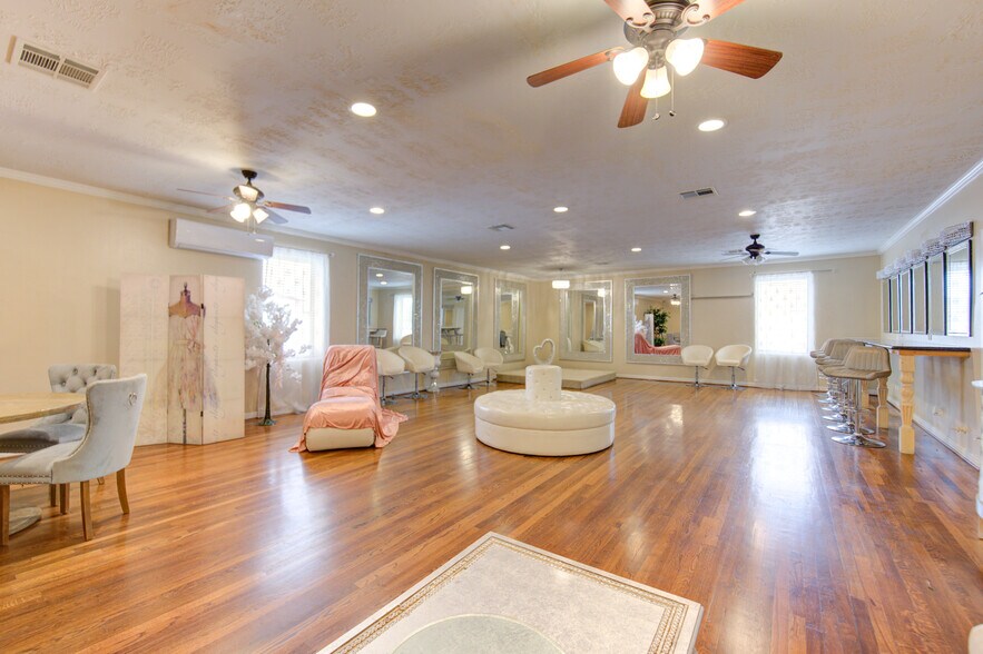 More Photos Of 3600 Michaux St, Houston Lodge Meeting Hall For Sale