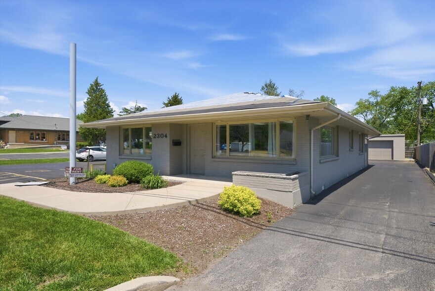 More Photos Of 2304 Plainfield Rd, Crest Hill Medical For Sale