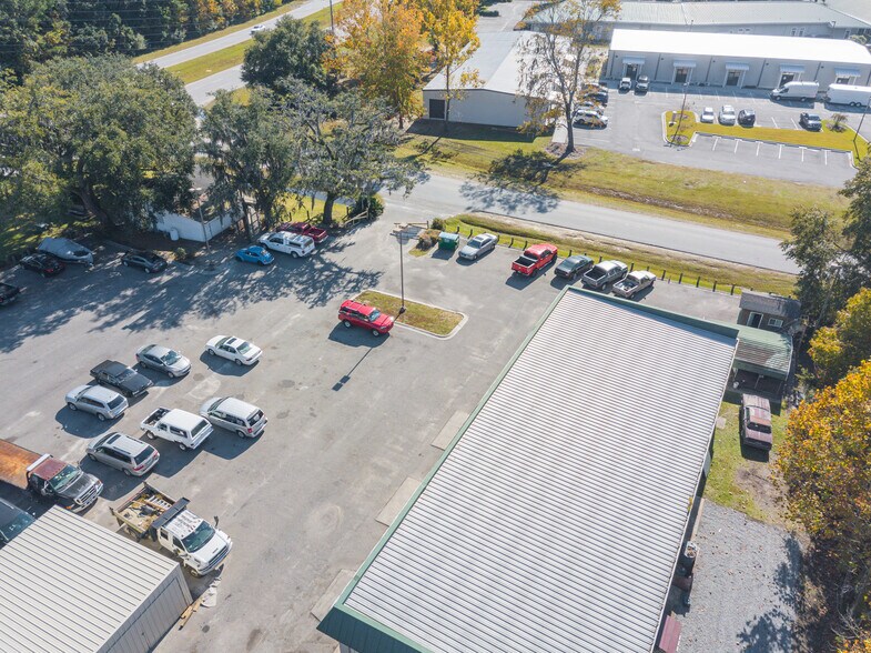 More Photos Of 48 Schinger Ave, Ridgeland Industrial For Sale