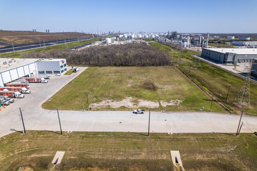 More Photos Of 0 Red Bluff Road, Pasadena Land For Sale