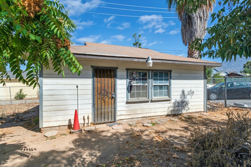 More Photos Of 35222-35232 Yucaipa Blvd, Yucaipa Storefront Retail Residential For Sale