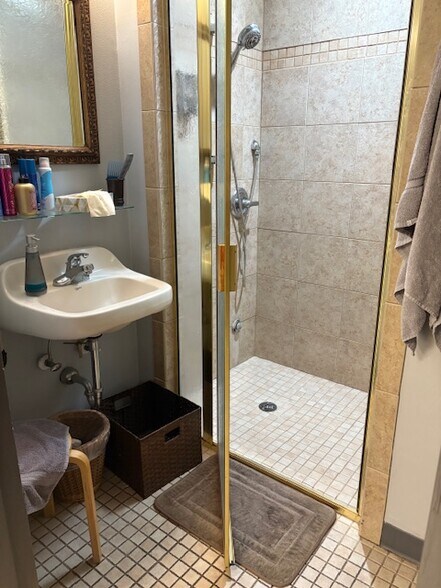 More Photos Of 432 Prospect Ave, North Fond Du Lac Freestanding For Sale