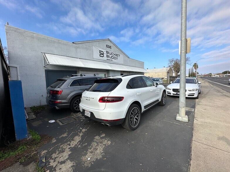 More Photos Of 600 Harbor Blvd, West Sacramento Warehouse For Sale