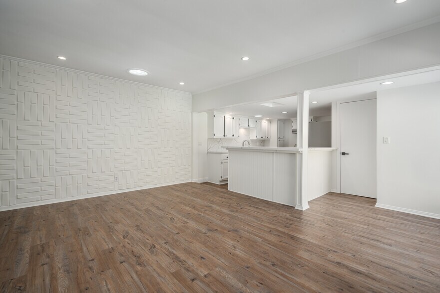 More Photos Of 1226 S Dunsmuir Ave, Los Angeles Multifamily For Sale