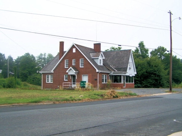 More Photos Of 1214 Pee Dee Ave, Albemarle Storefront Retail Office For Sale