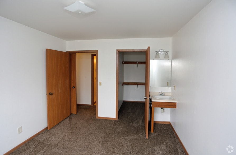 More Photos Of 911 W 3rd St, Nekoosa Apartments For Sale