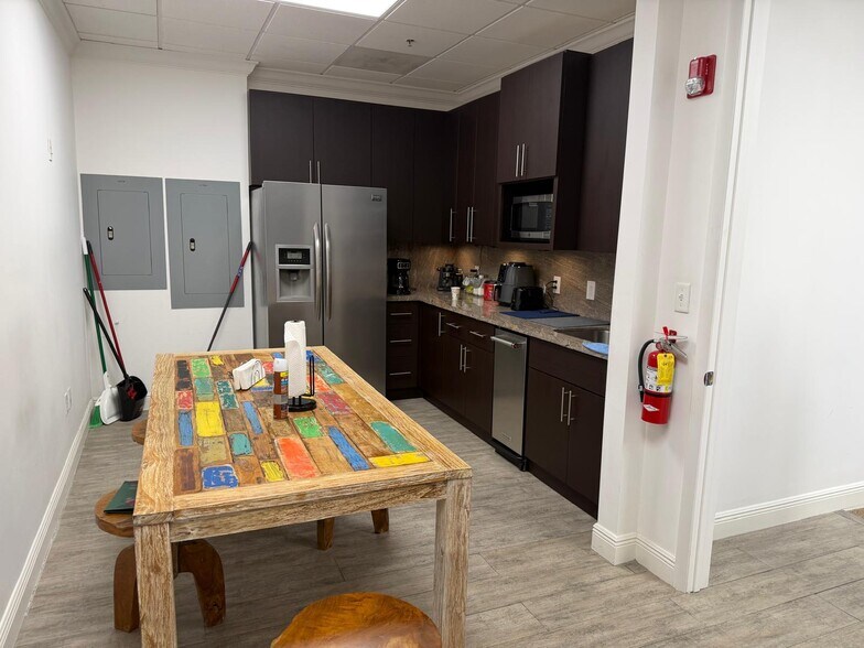 More Photos Of 7950 NW 53rd St, Doral Medical For Sale