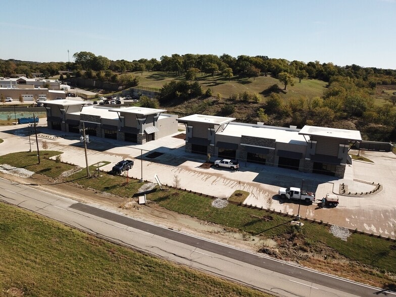 More Photos Of 760 N Highway 67, Midlothian Storefront For Lease