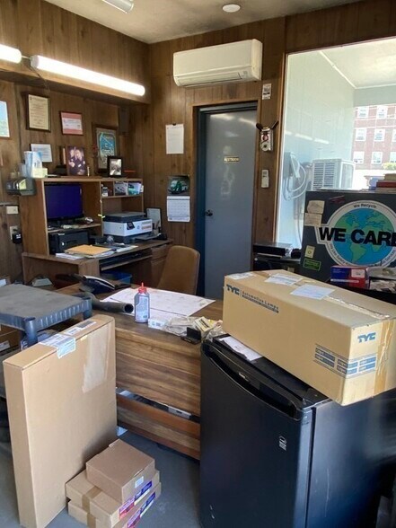 More Photos Of 31-33 Chapel St, Northampton Auto Repair For Sale