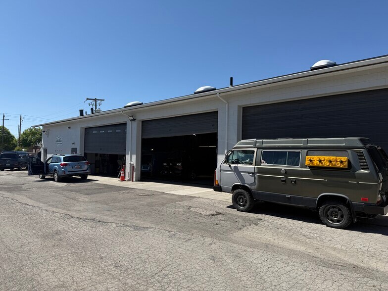 More Photos Of 2965 S 3600 W, Salt Lake City Service For Sale