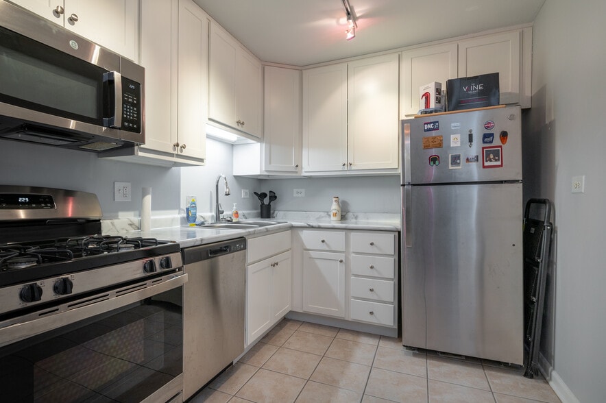 More Photos Of 5525 N Winthrop Ave, Chicago Apartments For Sale