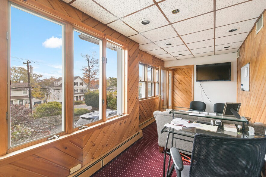 More Photos Of 105 Gleneida Ave, Carmel Office For Sale