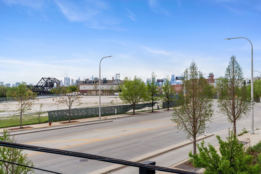 More Photos Of 2331 N Elston Ct, Chicago Industrial For Sale