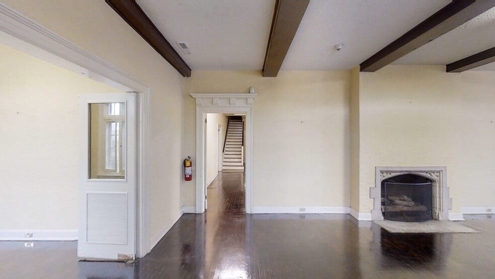 More Photos Of 1015 13th St, Columbus General Retail For Sale