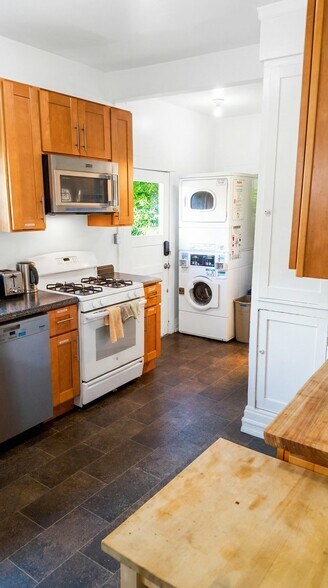 More Photos Of 2633 Regent St, Berkeley Multifamily For Sale