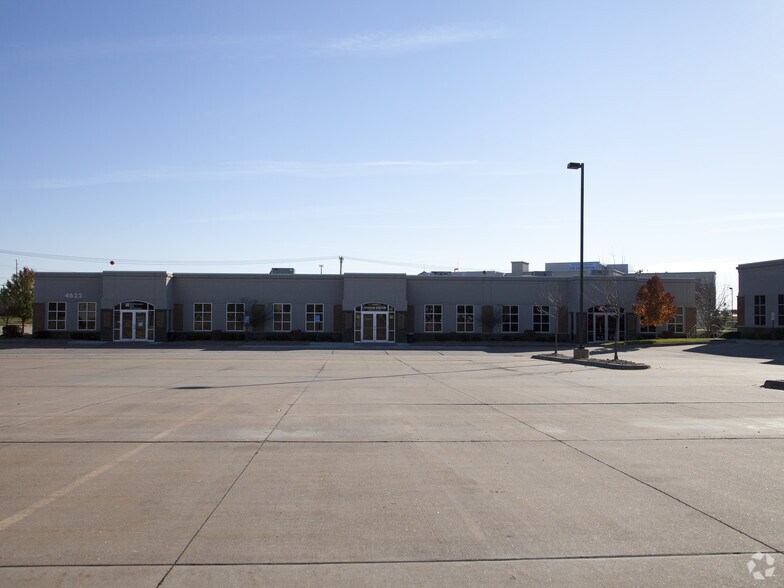More Photos Of 4622-4626 Progress Dr, Davenport Medical For Sale