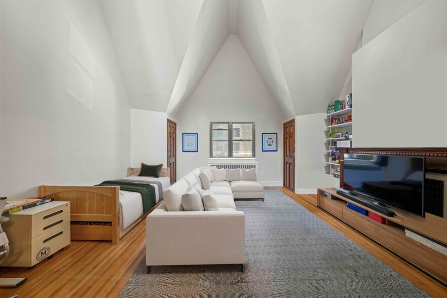 More Photos Of 489 West End Ave, New York Apartments For Sale