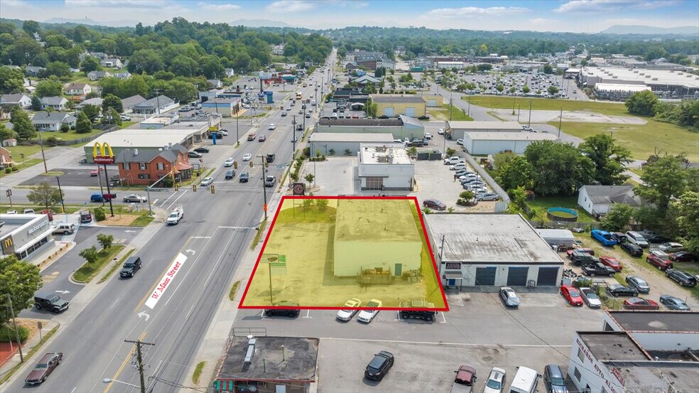 More Photos Of 1202 W Main St, Salem Auto Repair For Sale