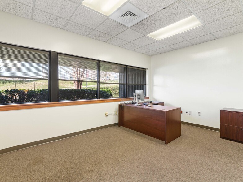 More Photos Of 86 Asheland Ave, Asheville Medical For Lease