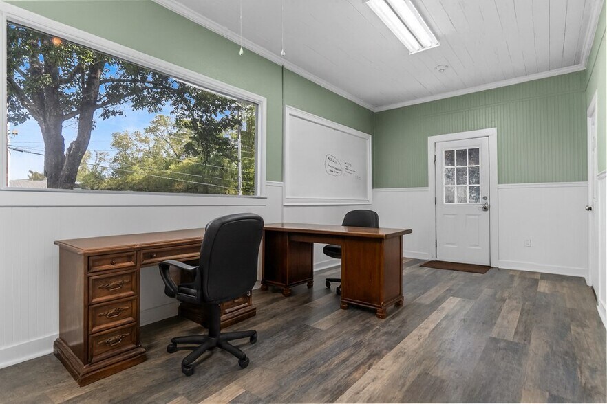 More Photos Of 235 Cedric St, Leesburg Office Residential For Sale