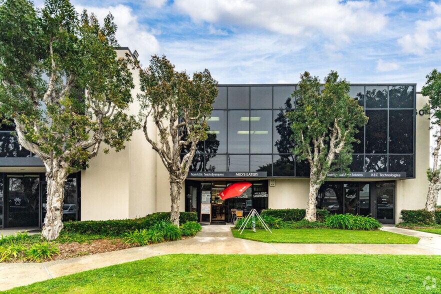 More Photos Of 350 S Crenshaw Blvd, Torrance Unknown For Lease