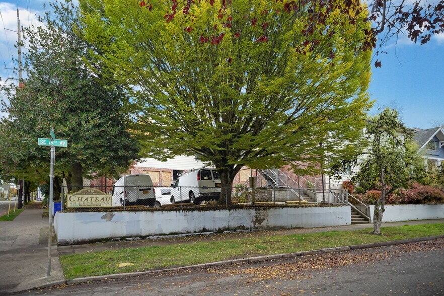 More Photos Of 1910 SE Stark St, Portland Apartments For Sale