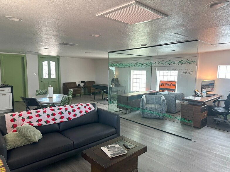 More Photos Of 2204-2206 W Indian School Rd, Phoenix Office For Sale