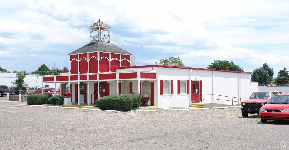 Primary Photo Of 8600 Indian School Rd NE, Albuquerque Restaurant For Sale