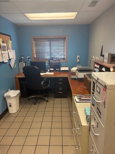 More Photos Of 602 Friend Way, Lebanon Service Station For Sale