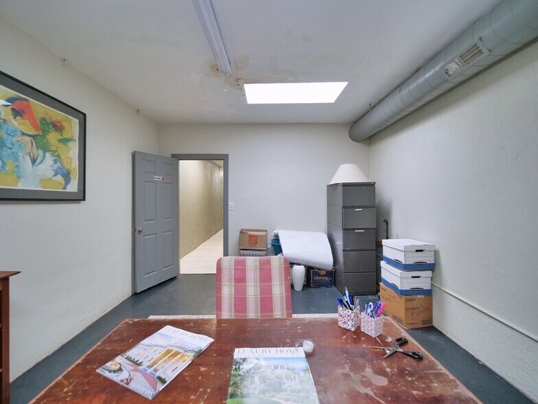 More Photos Of 9614-9616 MacArthur Blvd, Oakland Specialty For Sale