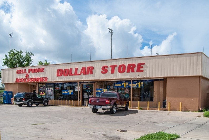 More Photos Of 4906 Harrisburg Blvd, Houston Storefront For Lease