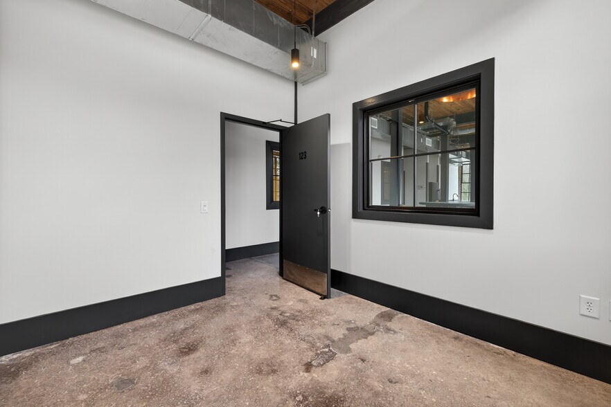 More Photos Of 200 Barrett St, Monroe Warehouse For Lease