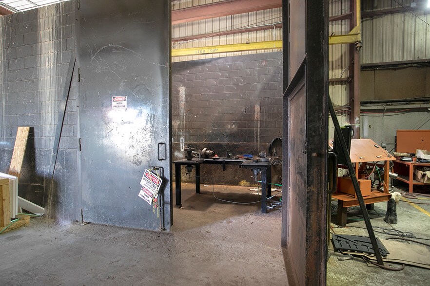 More Photos Of 6031 Fm 2767, Tyler Warehouse For Lease