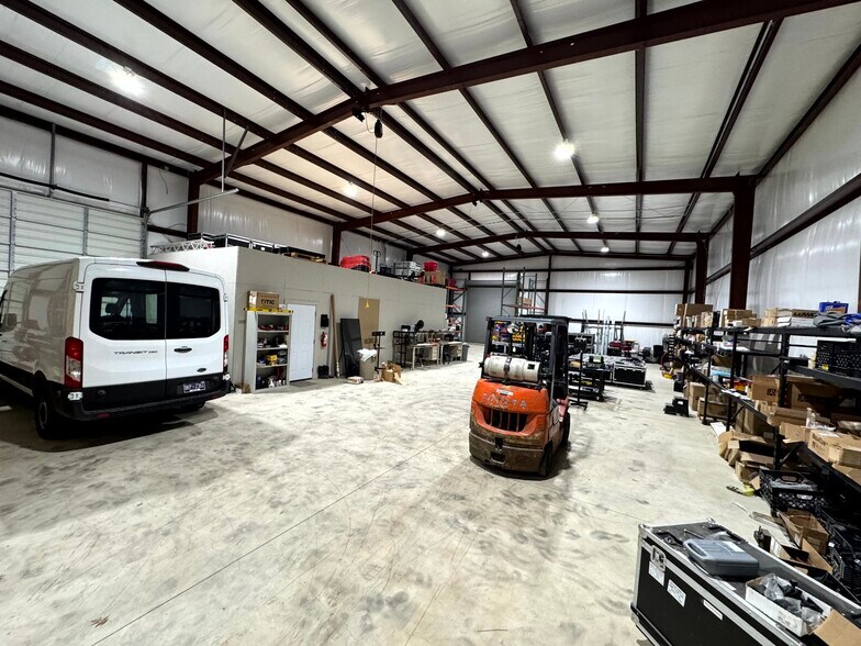 More Photos Of 222 Quality Dr, Byhalia Warehouse For Sale