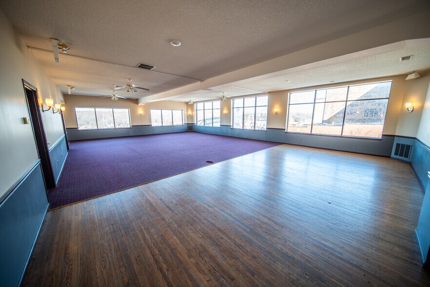 More Photos Of 100 Sibley St, Hastings Restaurant For Sale