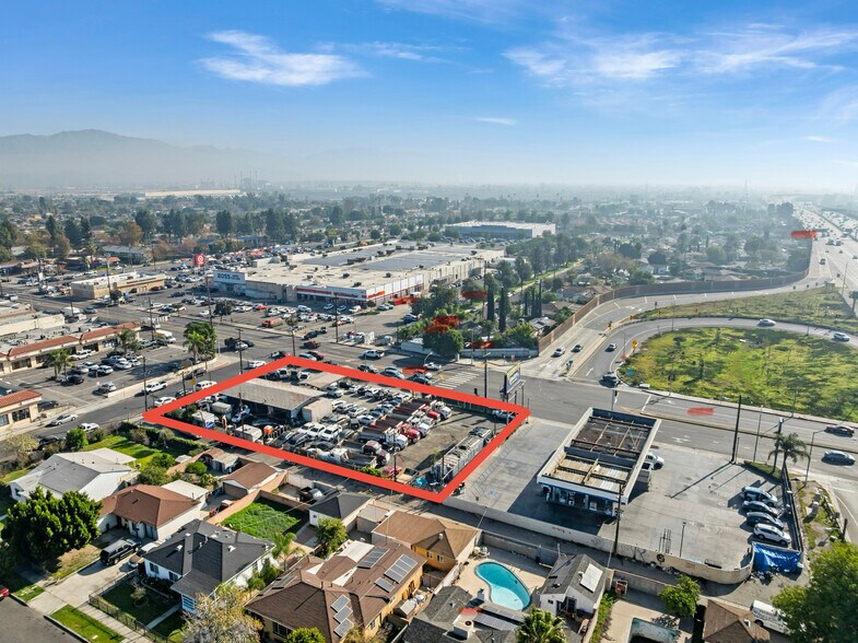 More Photos Of 13235-13243 Osborne St, Arleta Land For Lease