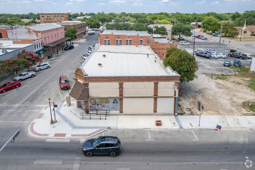 More Photos Of 200 E Court St, Seguin General Retail For Sale