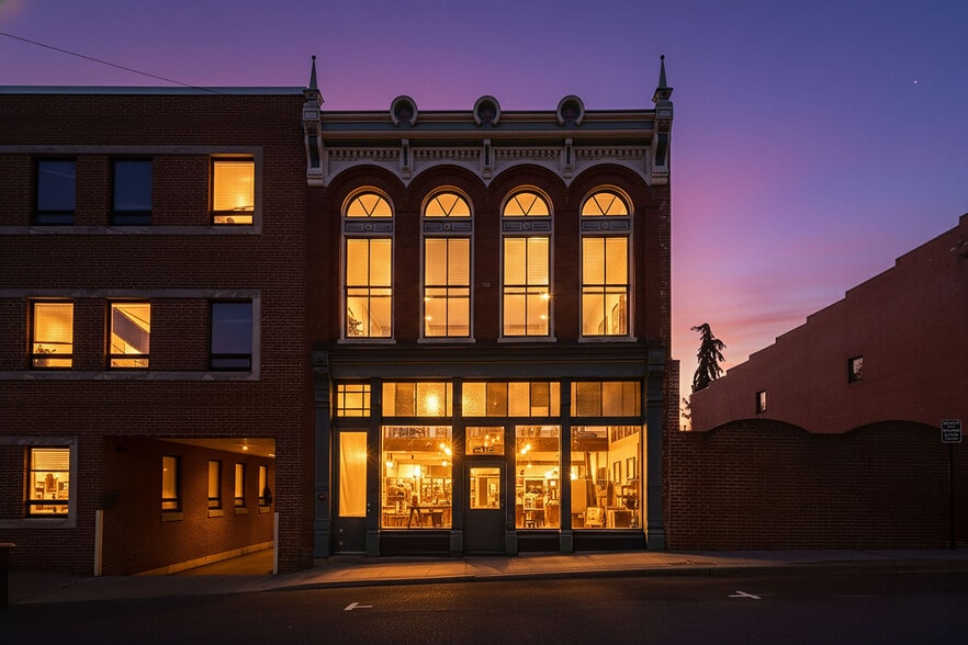 More Photos Of 111 S Augusta St, Staunton Storefront Retail Office For Sale