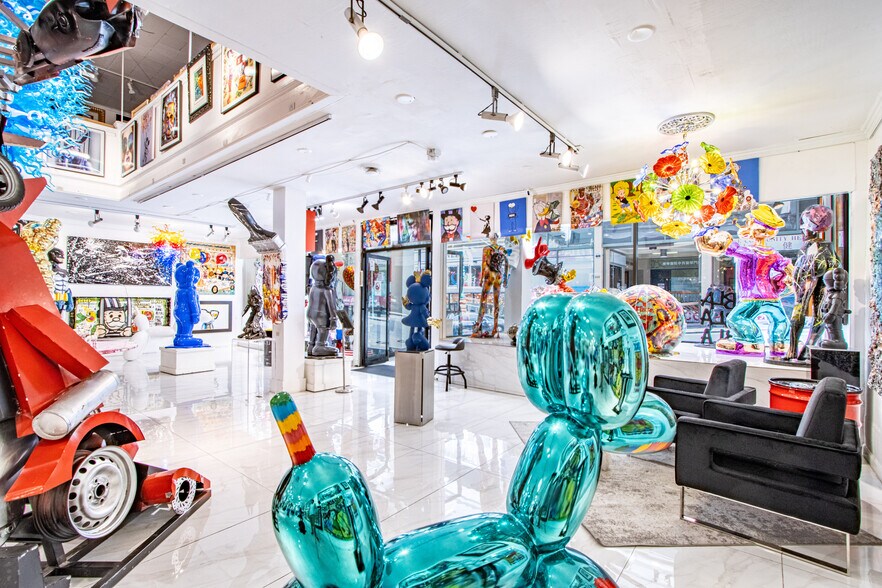 More Photos Of 434-438 Grant Ave, San Francisco Storefront For Lease