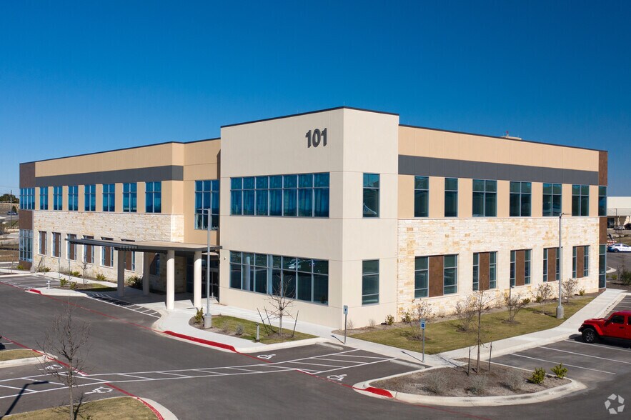 More Photos Of 101 Medical Pky, Lakeway Medical For Lease