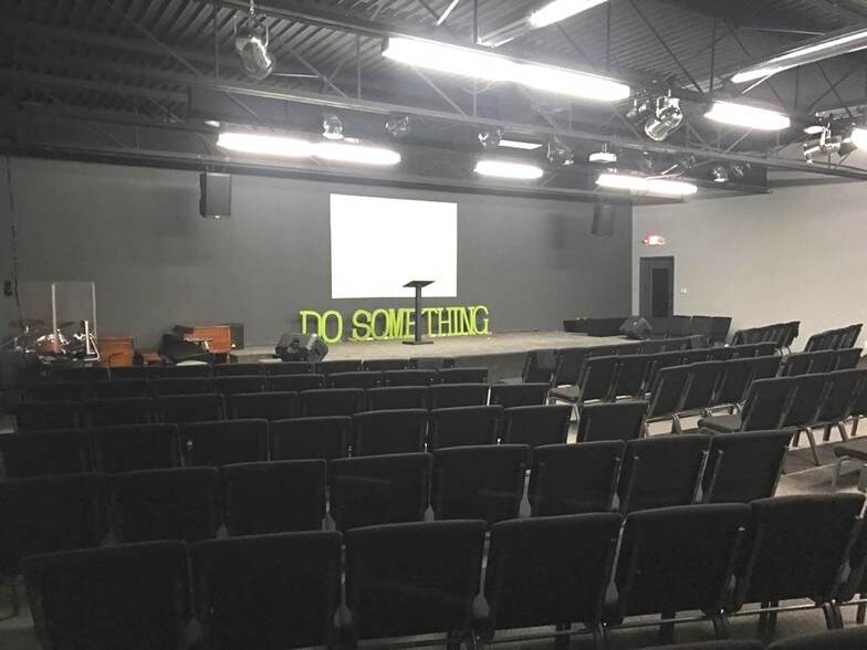 More Photos Of 31542 Gratiot Ave, Roseville Office For Lease