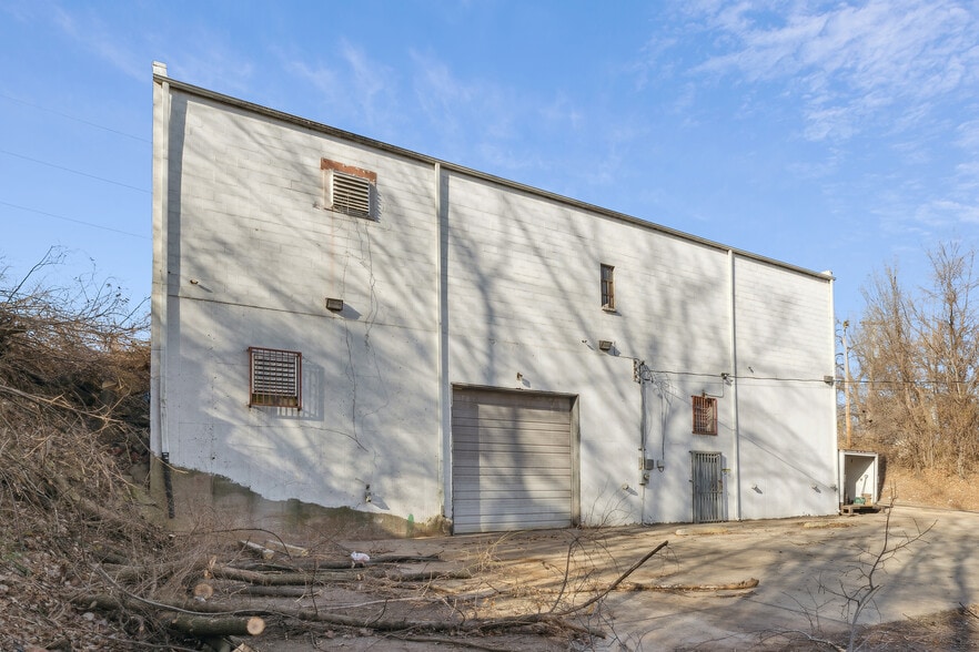 More Photos Of 1839 N 10th St, Kansas City Warehouse For Sale
