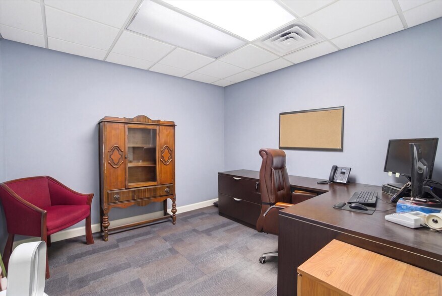 More Photos Of 8 Chestnut Dr, Bedford Office For Sale