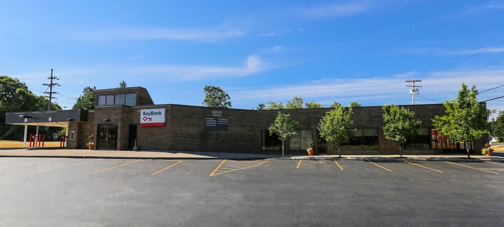 More Photos Of 8899 Main St, Buffalo Freestanding For Lease