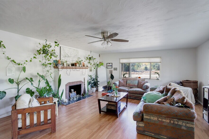 More Photos Of 2107 3rd Ave, Longmont Apartments For Sale