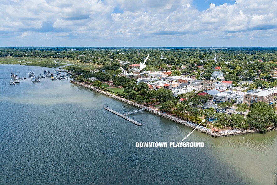 More Photos Of 916 Bay St, Beaufort Office For Sale