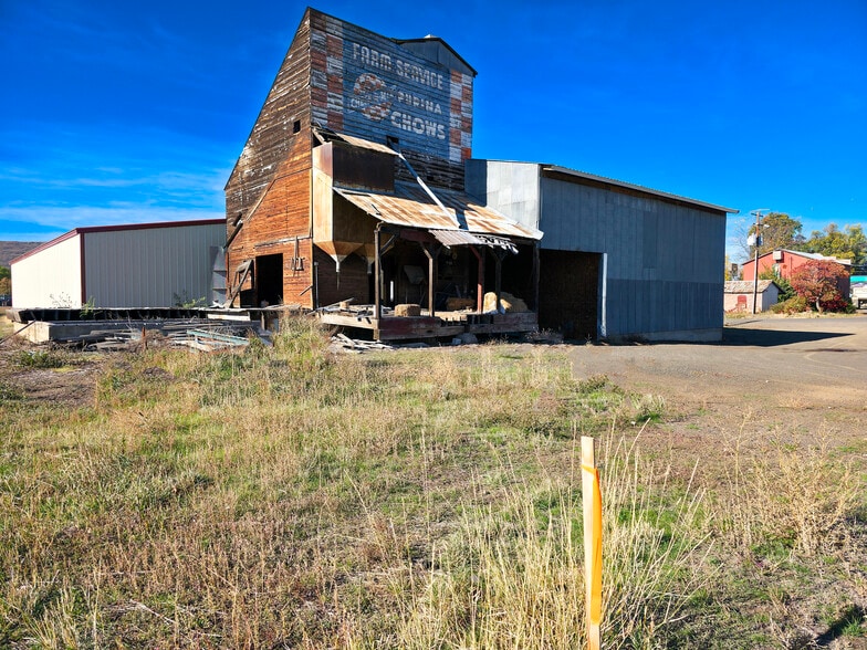 More Photos Of 10 S Commercial St, Cambridge Warehouse For Sale