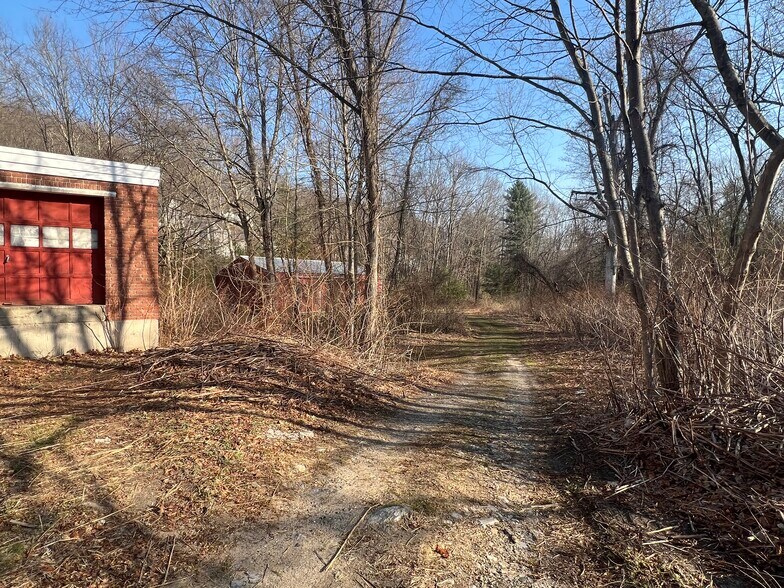 More Photos Of 10 Spielman Hwy, Burlington Warehouse For Sale