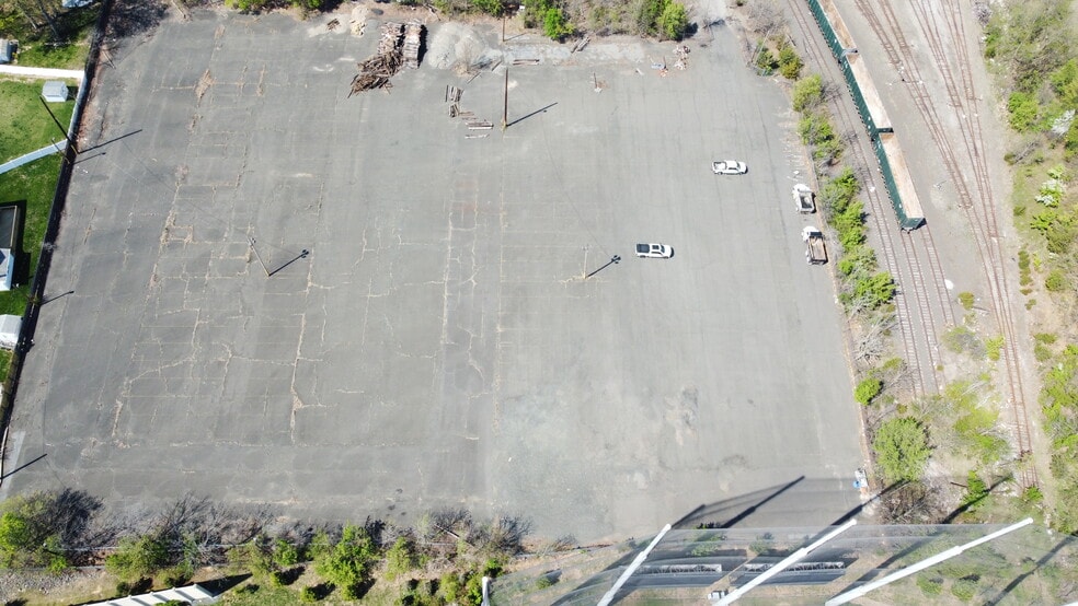 More Photos Of 145 Whitman Ave, Edison Land For Lease